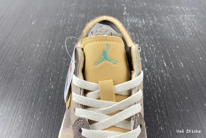 Taupe Comfortable  Haze 568 SE DN1635- Jordan Low 1 Craft 121 0731